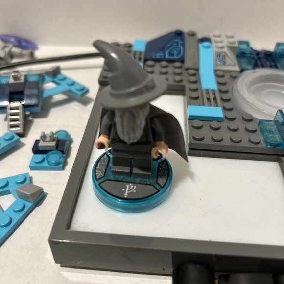 LEGO Dimensions PS3/PS4/WII U Lot of Figures and Pieces (No Game) w/ Extras - Picture 12 of 16